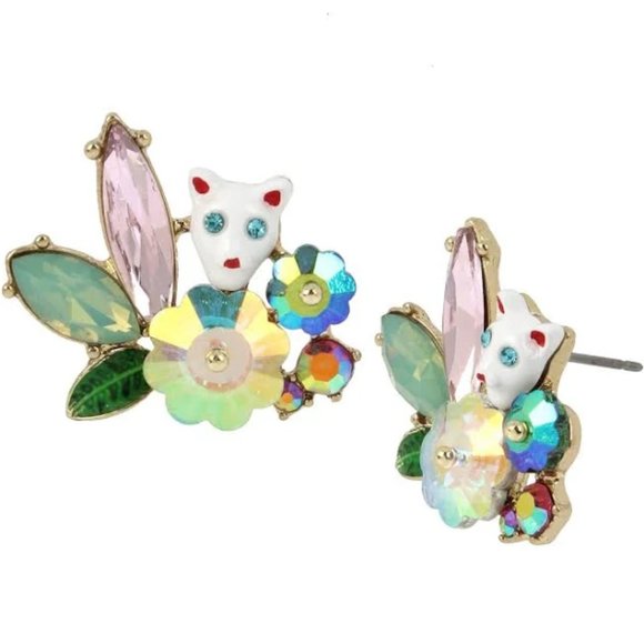 Betsey Johnson Jewelry - Betsey Johnson White Cat Flower Cluster Stud Earrings Gold Tone (NWT)